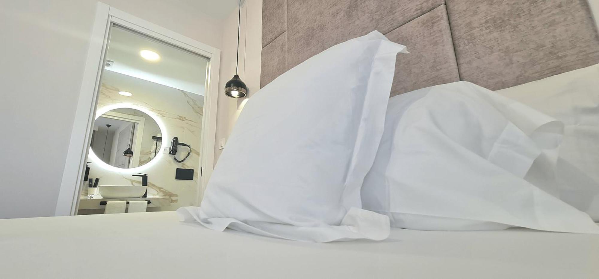 Hotel Suites Moma Centro Villanueva De La Serena Esterno foto