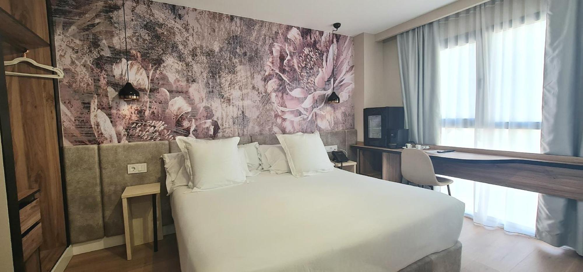 Hotel Suites Moma Centro Villanueva De La Serena Esterno foto